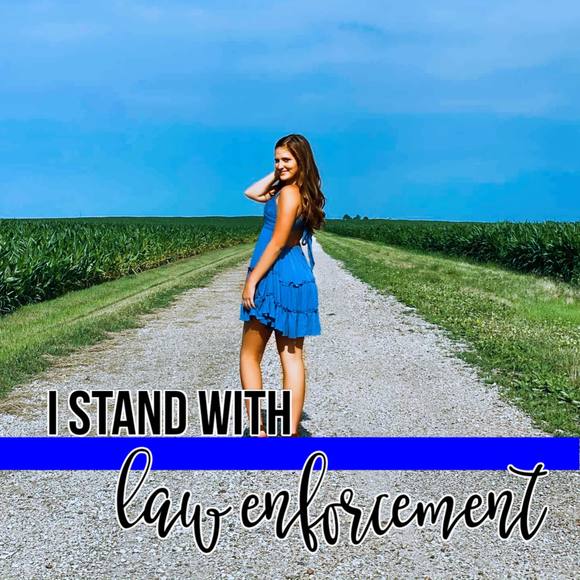 Profile Picture of Courtney Oakman (@court_oakman) on Poshmark