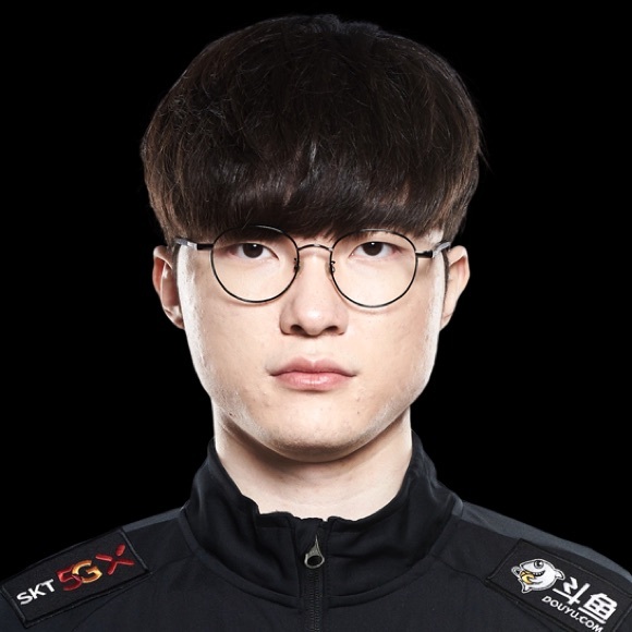 Profile Picture of Faker Tran (@t1faker) on Poshmark