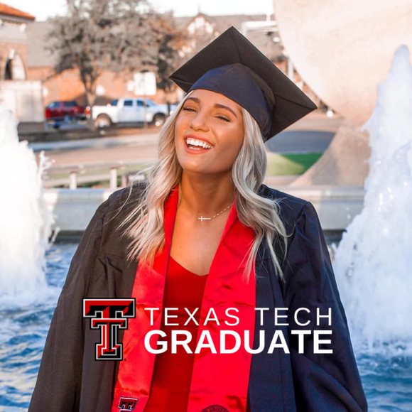 Profile Picture of Haley Ritzer (@haleyritzer) on Poshmark