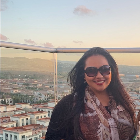 Profile Picture of Jeanette Lorenzana (@jlorenzan) on Poshmark