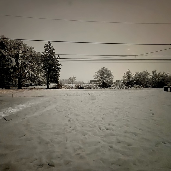 Profile Picture of Emma Doak (@emm4547) on Poshmark