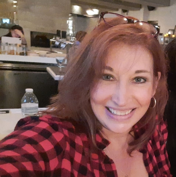 Profile Picture of Christina Randazzo (@mrsraniam) on Poshmark