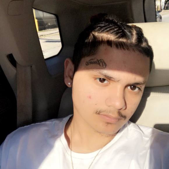 Profile Picture of Daniel Romo (@romo91044) on Poshmark