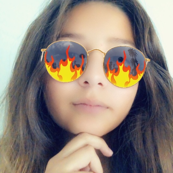 Profile Picture of Monique Lizama (@monique_lizama) on Poshmark