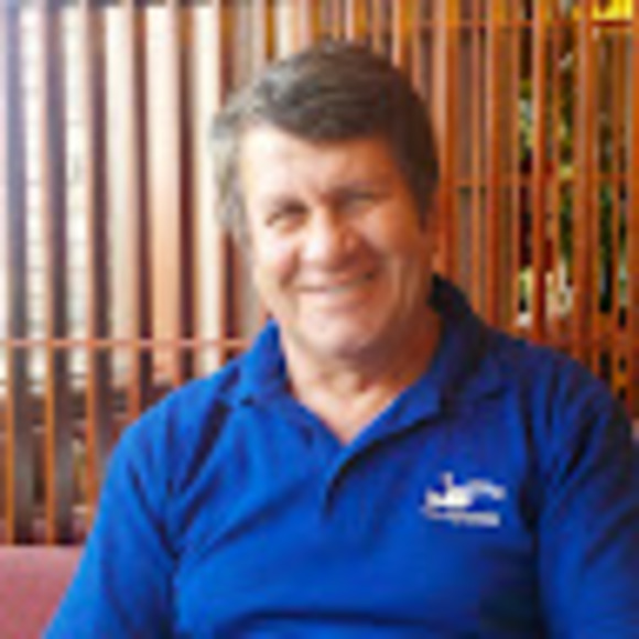 Profile Picture of Ashour Orahim (@ashourorahim) on Poshmark