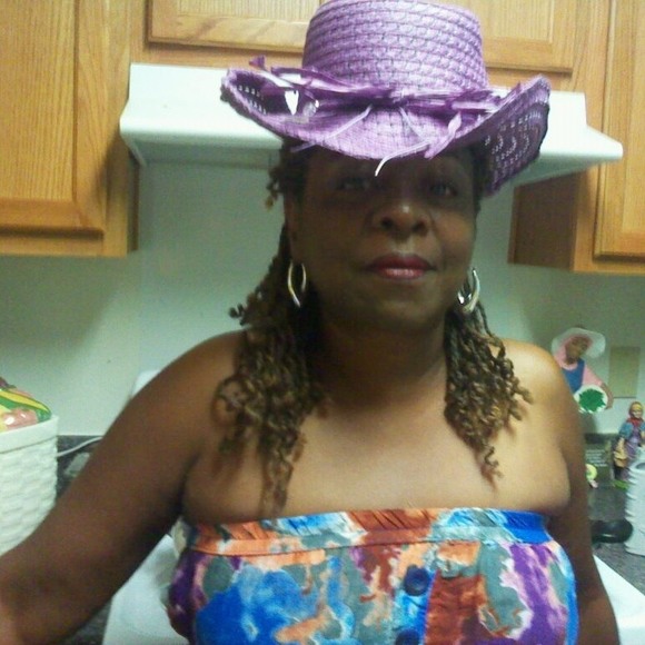 Profile Picture of Beverly Fields (@beverly4361) on Poshmark