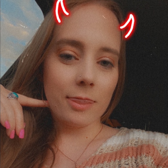 Profile Picture of Addison Dunlap (@dunlapaddison8_) on Poshmark