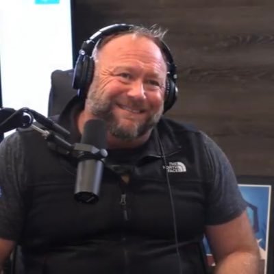 Profile Picture of Nathaniel Hawthorne (@NathanMarines) on Twitter