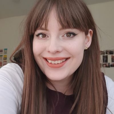 Profile Picture of Violet Simpson (@VioletISimpson) on Twitter