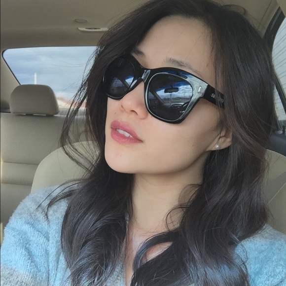 Profile Picture of Thao Le (@thaolespencer) on Poshmark