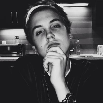 Profile Picture of Smile Because (@MattFollowsU_) on Twitter