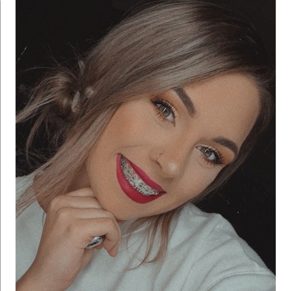 Bailey Perkins - Poshmark Profile Picture of Bailey Perkins (@baileyperkin633) on Poshmark