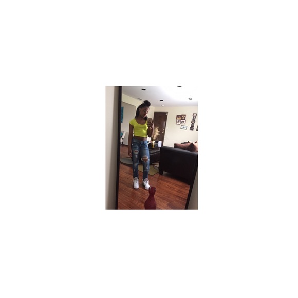 Profile Picture of Leesha Richmond (@leeaaa) on Poshmark