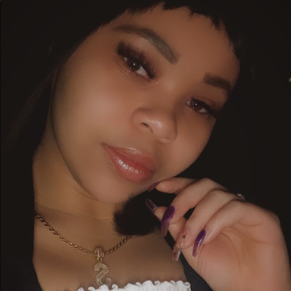 Profile Picture of Senea Tisdale (@nearikelle) on Poshmark