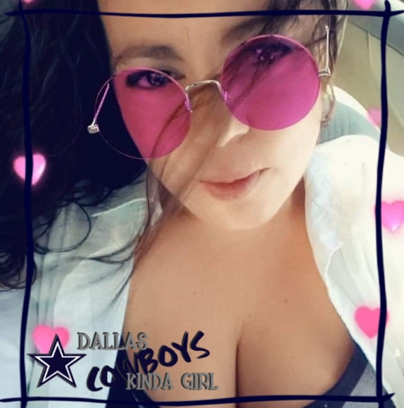 Profile Picture of Lisa Monteiro (@honeybeenoah) on Poshmark