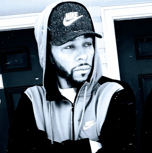 Profile Picture of Leandre Vizionz (@leandretbraxton) on Poshmark