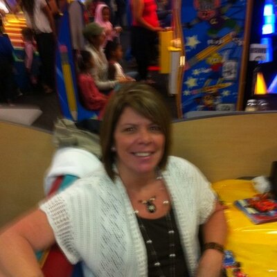 Profile Picture of Luanne Pearce (@LuLu1964) on Twitter