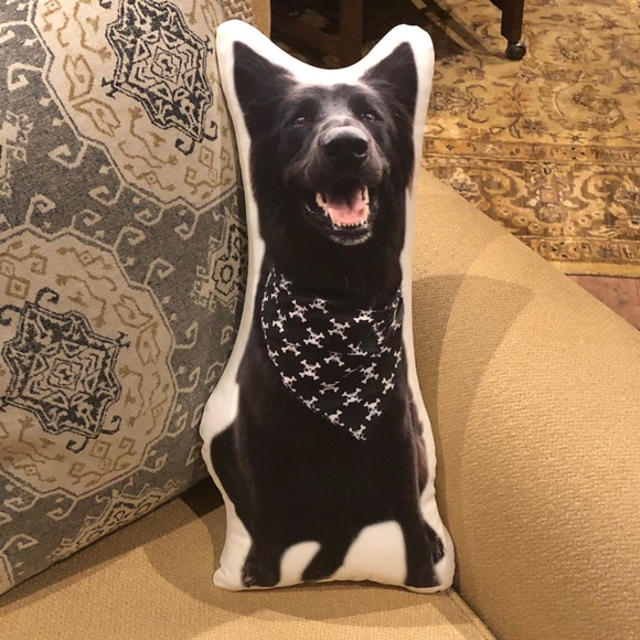 Profile Picture of Courtney Charton (@cmcharts) on Poshmark