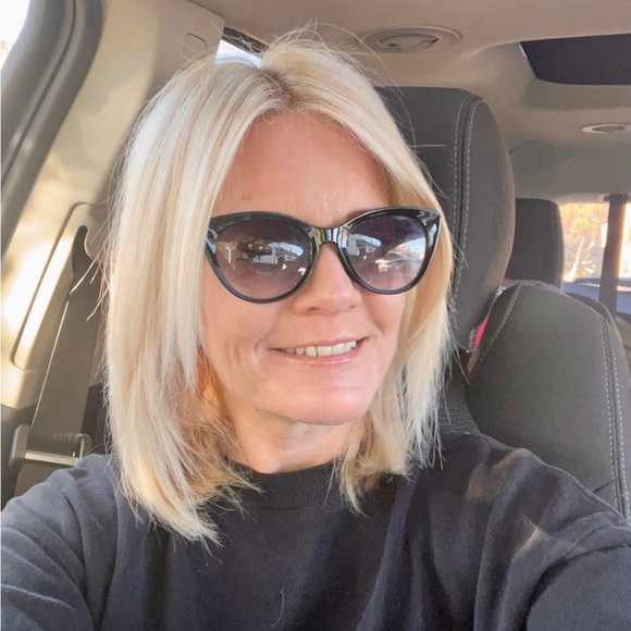 Profile Picture of Kelli Hack (@kelli_hack) on Poshmark