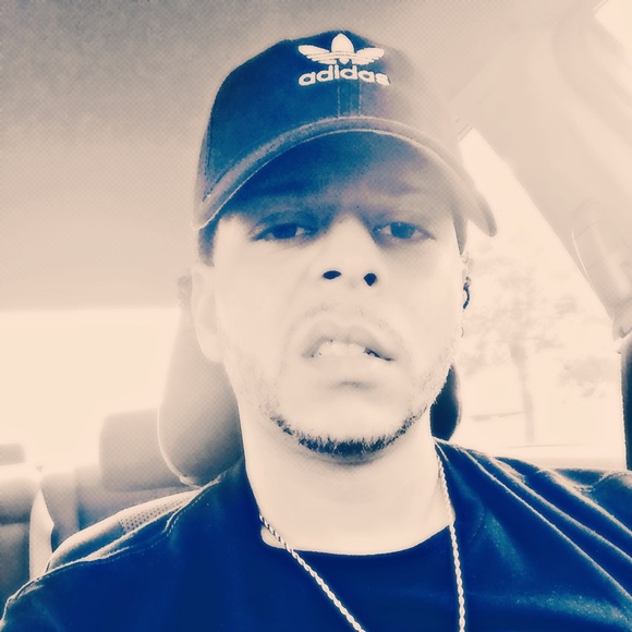 Profile Picture of Jose Quinones (@abelquinones87) on Poshmark