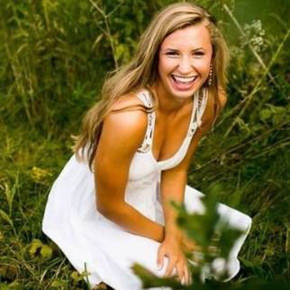 Profile Picture of Victoria Krammer (@victoriakrammer) on Poshmark