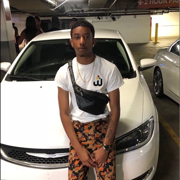 Profile Picture of Dylan Grant (@dylang203) on Poshmark
