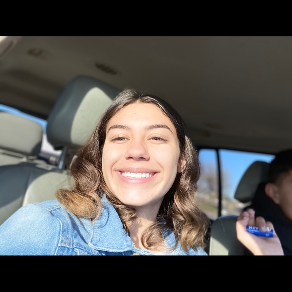 Profile Picture of Victoria Matheny (@vmatheny) on Poshmark