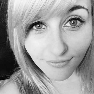 Profile Picture of Laurie Howe (@LaurieRichards_) on Twitter