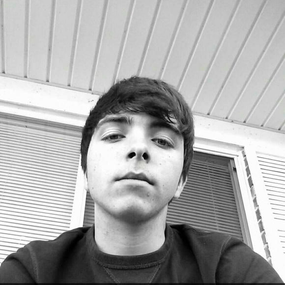 Profile Picture of Jacob Wallstedt (@jakemwall) on Poshmark