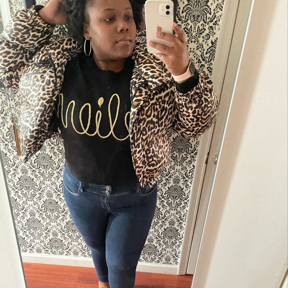 Profile Picture of Nicki Roberts (@robertsa1) on Poshmark
