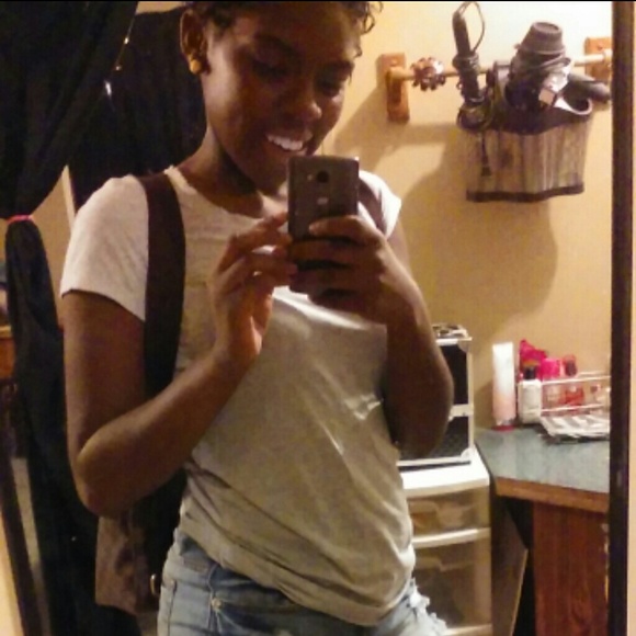 Profile Picture of Cortisha Hemingway (@ccrishayeh) on Poshmark