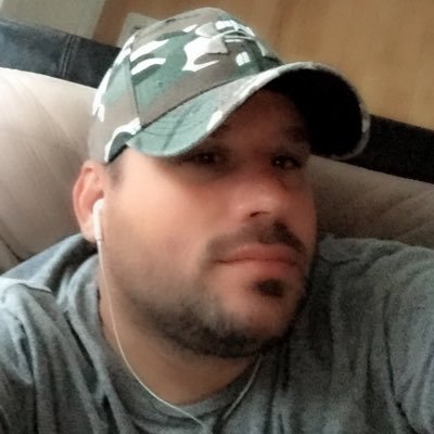 Daniel Beaudry - Twitter Profile Picture of Daniel Beaudry (@OreoSchnauzz) on Twitter