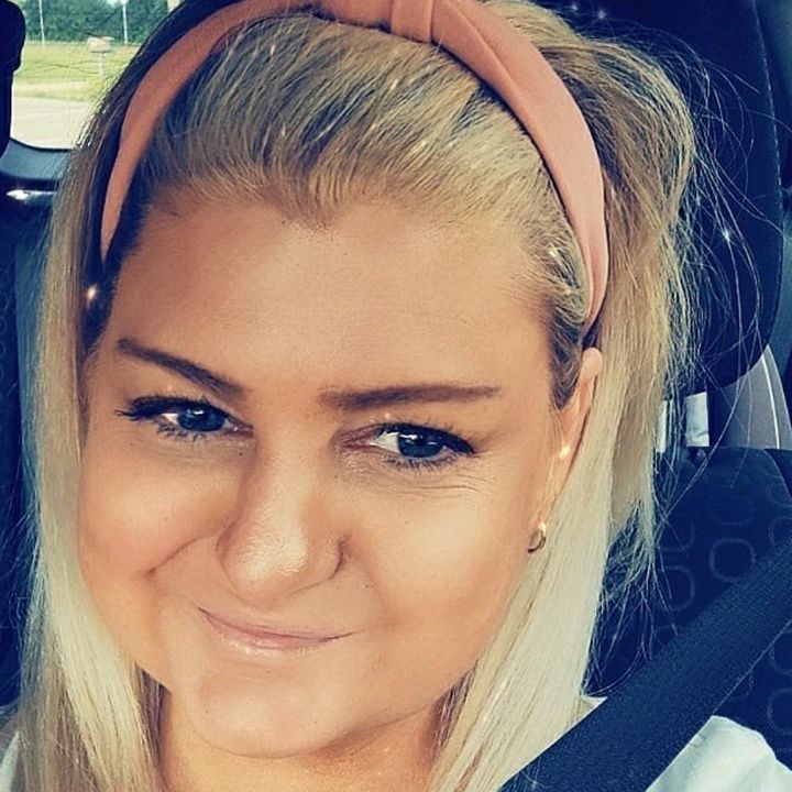 Profile Picture of AmandaLBurn (@amandalburn51) on Tiktok