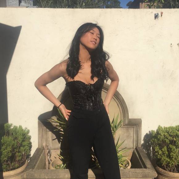 Profile Picture of Loke yee Leong (@lokleo417) on Poshmark