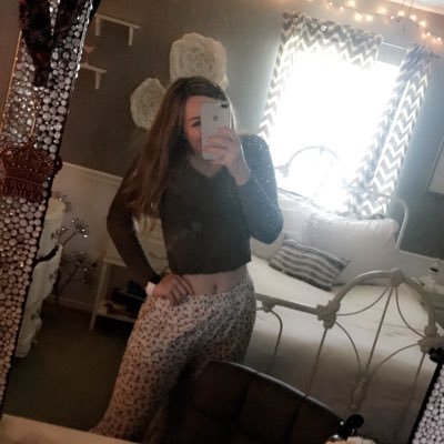 Profile Picture of CARLY (@Carlyjackson99) on Twitter