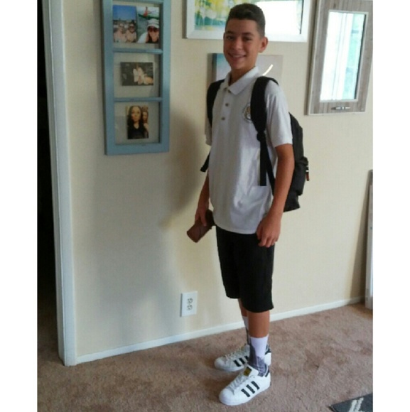 Profile Picture of Stephen Lagrua (@stephenlagrua) on Poshmark