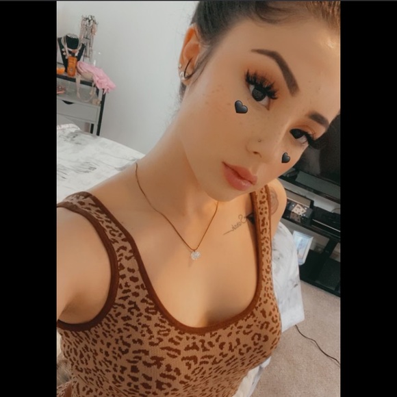 Profile Picture of Mĭtchelle Quĭntero (@mitchelle_uribe) on Poshmark