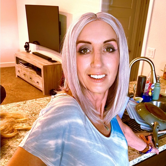 Profile Picture of Margaret Anfinson (@simplyasiam01) on Poshmark