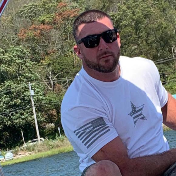Profile Picture of Robert Mudd (@rmudd20) on Poshmark