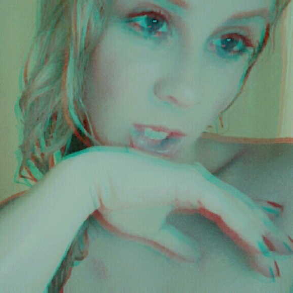 Profile Picture of Avery Hammett (@averyhammett) on Poshmark