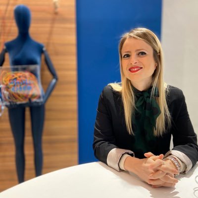 Profile Picture of Anna Testa (@AnnHead1984) on Twitter