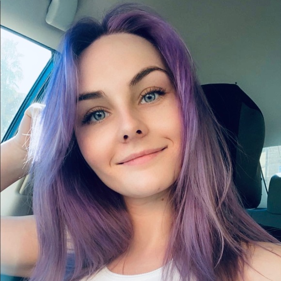 Amanda Van ert - Poshmark Profile Picture of Amanda Van ert (@amvanert) on Poshmark