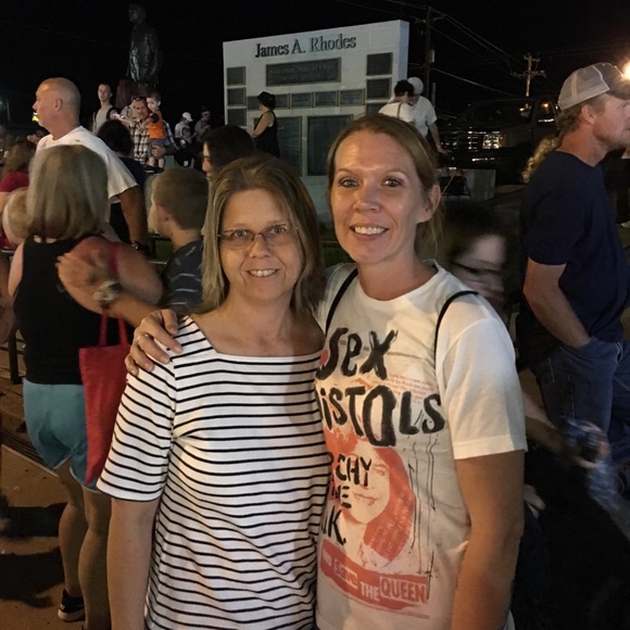 Profile Picture of Kimberly Campbell (@kimcam565) on Poshmark