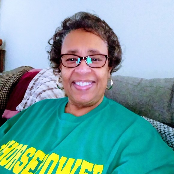 Profile Picture of Valeria Thomas (@thomasvaleria) on Poshmark