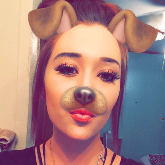 Profile Picture of Tori Keffeler (@torik15) on Poshmark