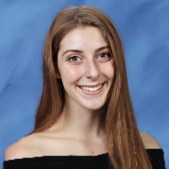 Profile Picture of Mercedes Goolkasian (@mercedesel14el) on Poshmark