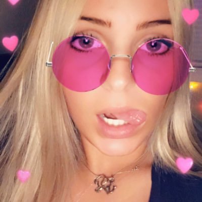 Profile Picture of Em  💋 💋 💋 (@EmilyFranzoni21) on Twitter
