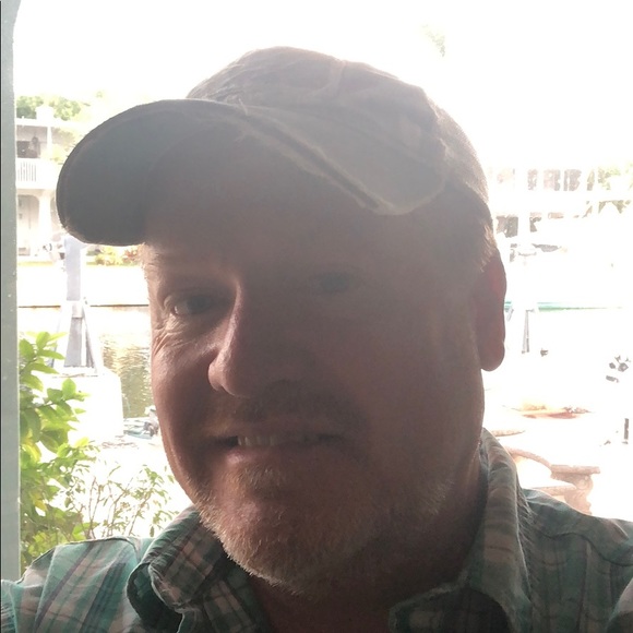 Profile Picture of Douglas Hayes (@keysiedoug) on Poshmark
