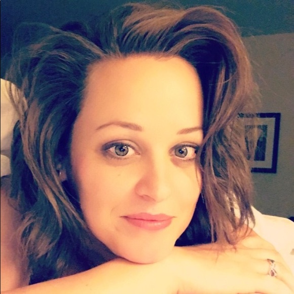 Profile Picture of Emily Rhudy (@erhudy) on Poshmark