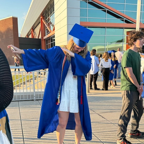 Profile Picture of Jade Gosnell (@jadegosnell2) on Poshmark